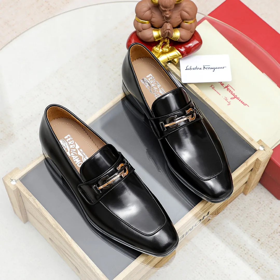 Men's shoes 💰600 🕷🕷🐂【Ferragamo】 Popular fashionable casual shoes🇨🇳Official website counter 1:1 production, original mold opening💯Good quality visible, imported high-end first-layer pebbled calfskin, water-dyed🐂leather lining🌿very clear texture, high-quality waterproof, non-slip and wear-resistant outsole🎋high quality and low price, truly handmade🍓, 3 colors available! Code number 38-44 (45. To be customized)